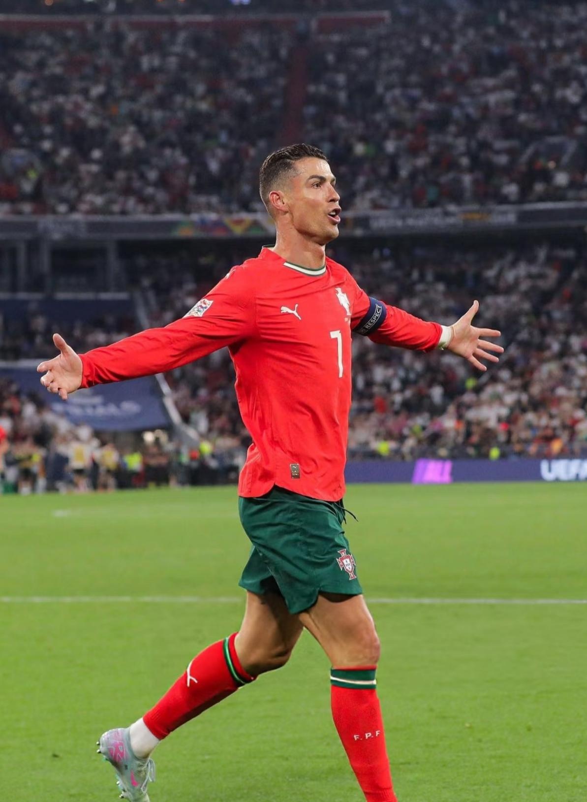 C罗确认入选葡萄牙国家队备战世界杯预选赛