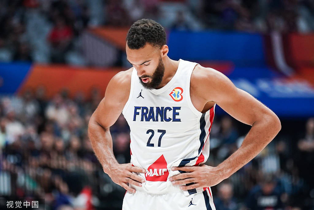 九游体育官方入口-76人血洗凯尔特人，萨姆·米切尔绝境逆转的简单介绍