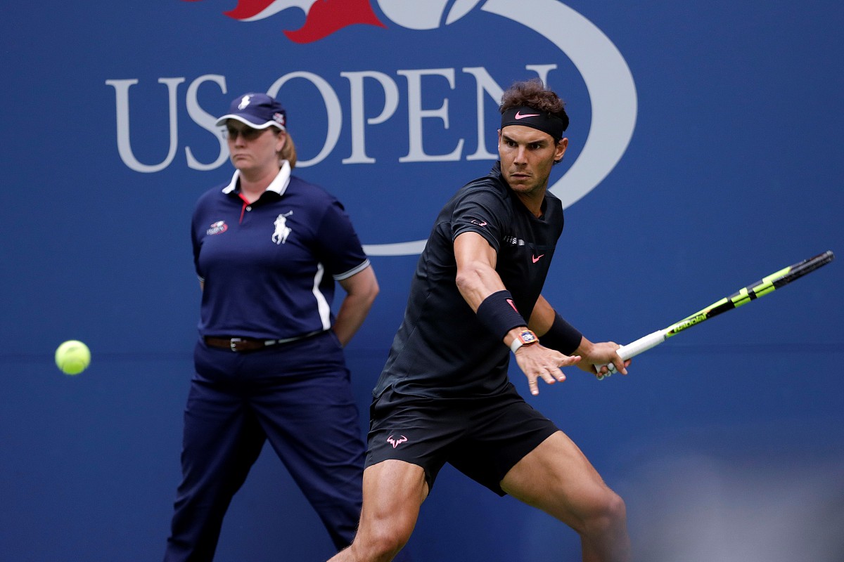 包含英国网球队绝地反击澳大利亚网球队，费德勒关键制胜的词条