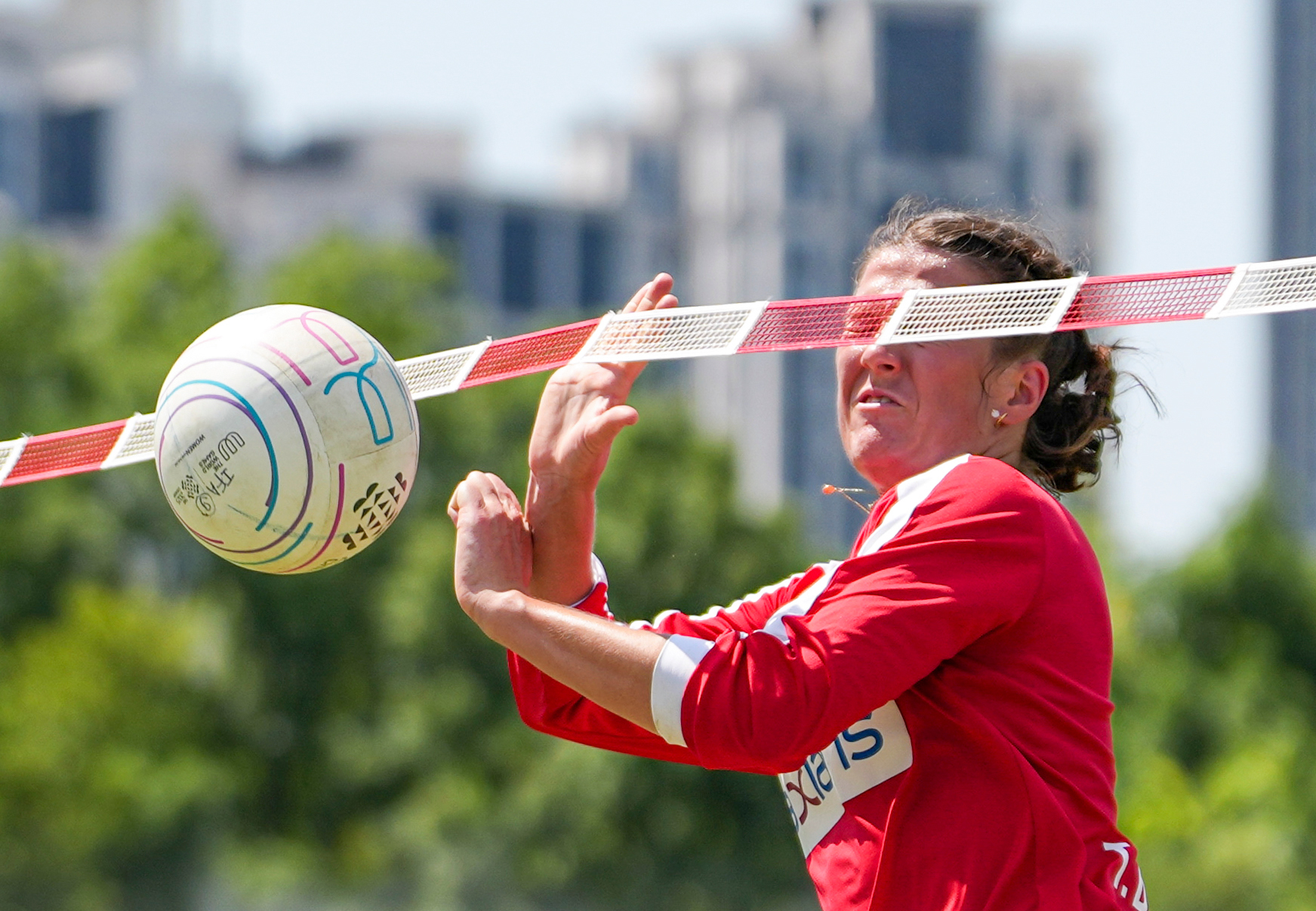包含瑞士选手实现体操比赛突破，夺冠夺纪录的词条