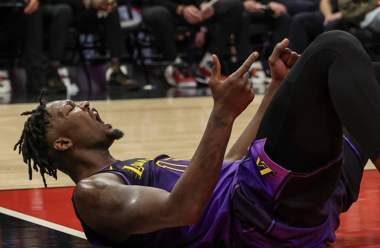 九游VIP-火箭队主力球员因伤缺阵，球队拼尽全力