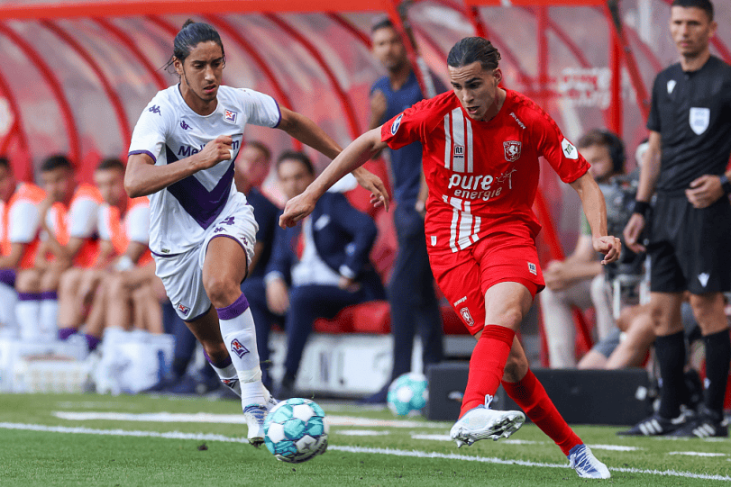 荷甲冠军赛重燃战火竞争激烈上演的简单介绍