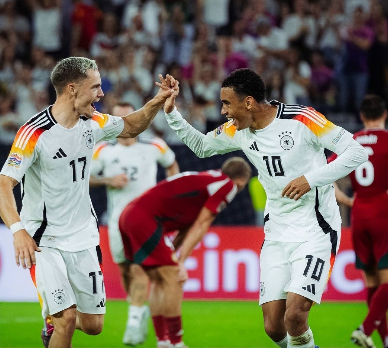 塞尔维亚队大胜匈牙利队晋级欧国联半决赛 塞尔维亚队大胜匈牙利队晋级欧国联半决赛