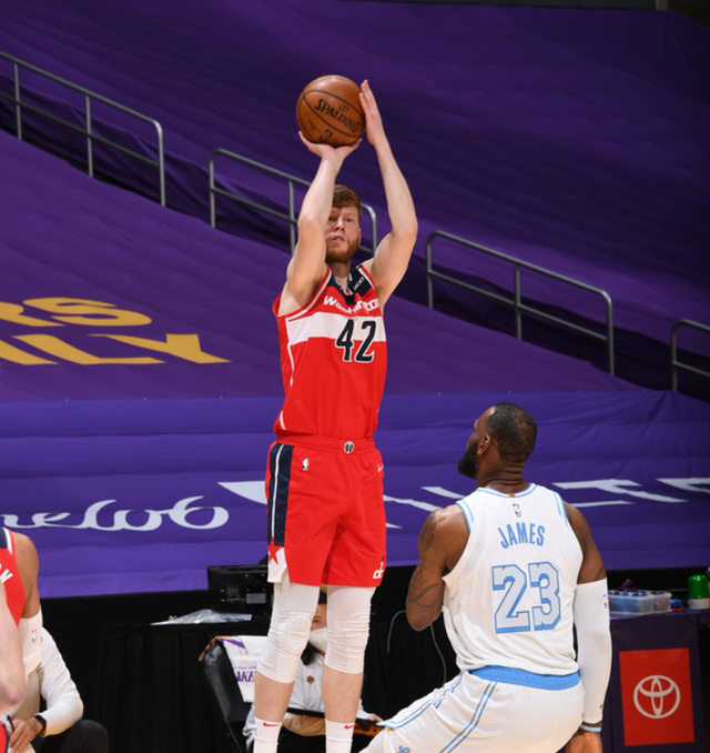 九游体育直播-江西队球员状态回升，季后赛有望