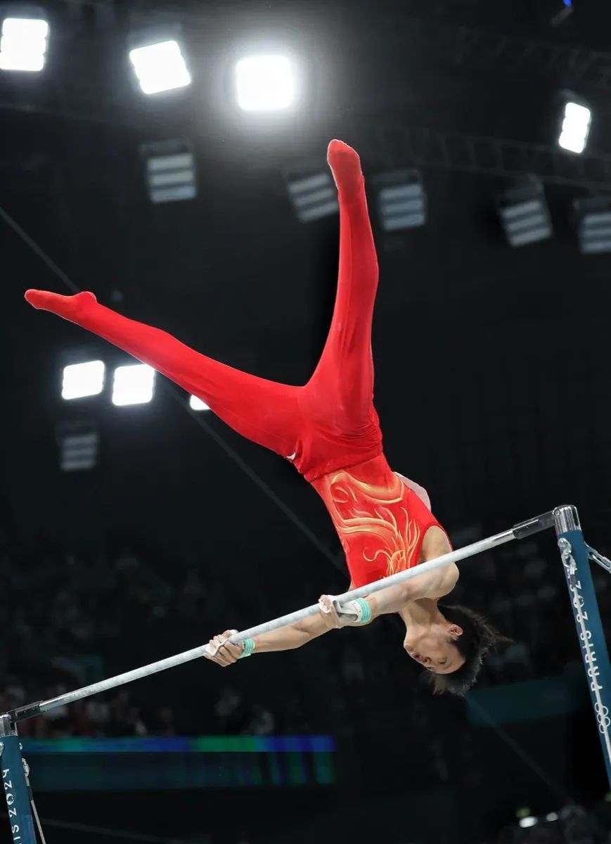 哥伦比亚运动员毅然出击赢得金牌