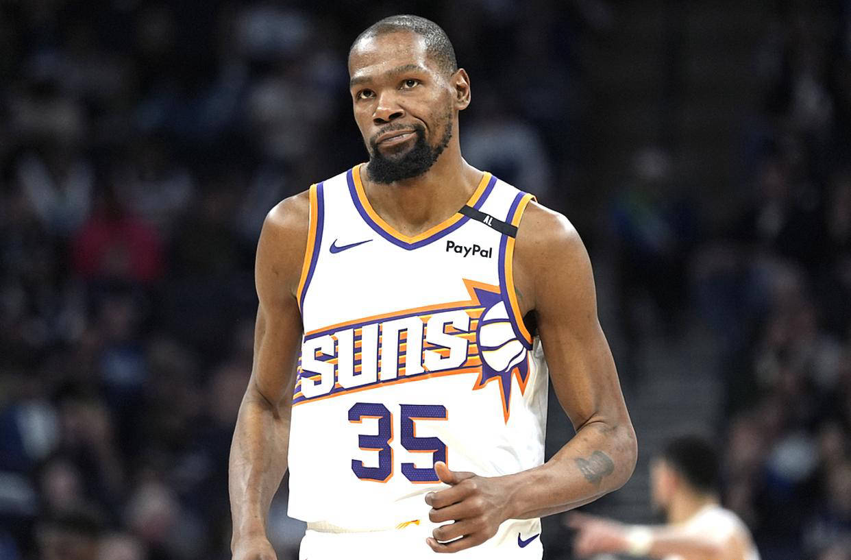 尼克斯轻取篮网，乔治带队取胜