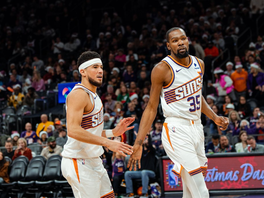 九游娱乐网页-鹈鹕碾压快船，布克刷新纪录