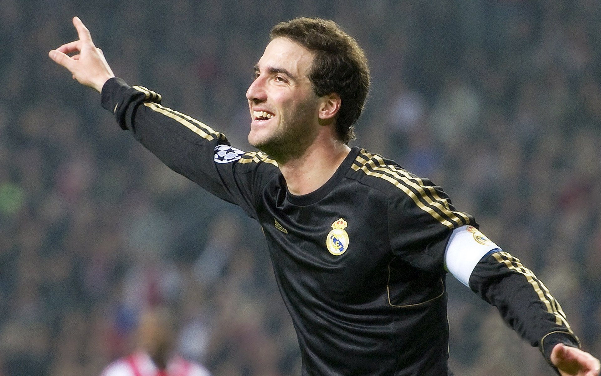 马刺掀翻老鹰，武切维奇成为关键先生